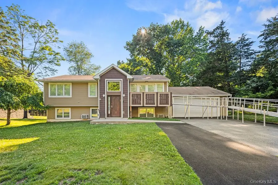 31 Beckett CT, Spring Valley, NY 10977
