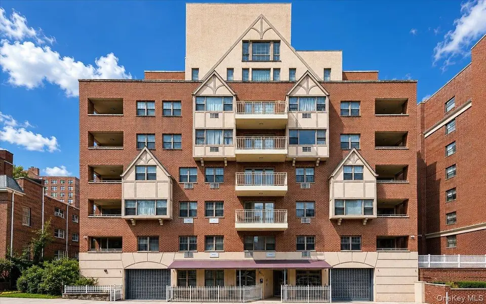 83-75 117th ST #4D, Kew Gardens, NY 11415