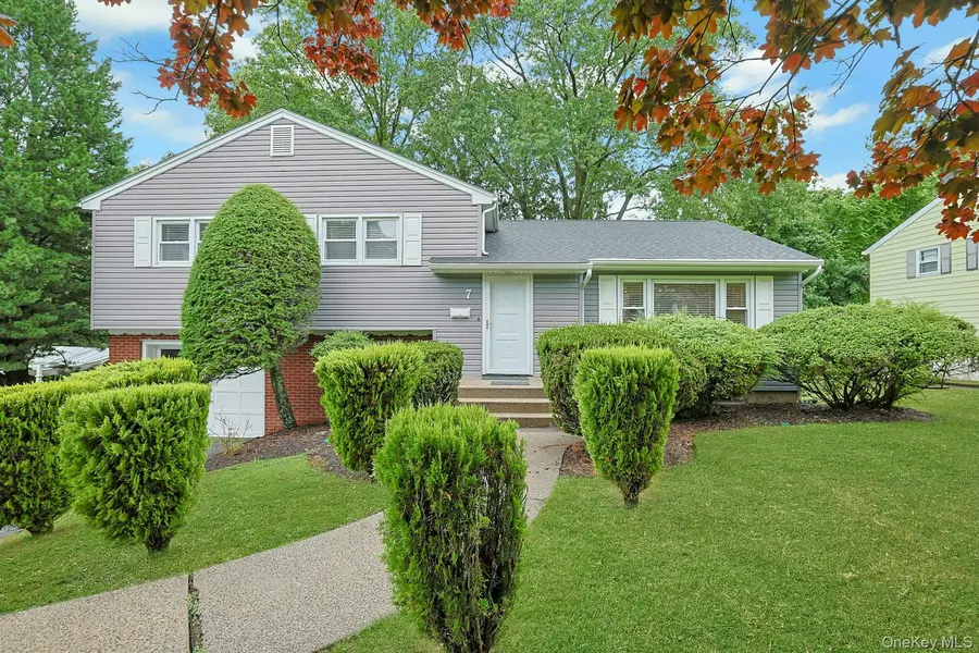 7 Stewart PL, Spring Valley, NY 10977