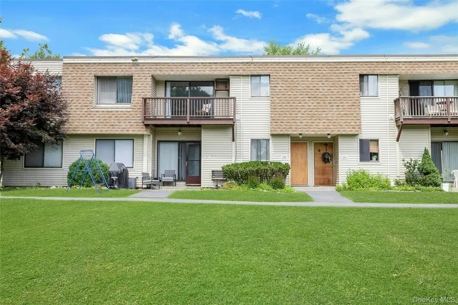 202 Vista On The LK, Carmel, NY 10512