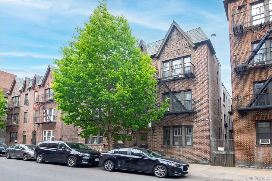 4516 39th PL, Sunnyside, NY 11104