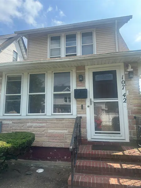 10742 Robard LN, Queens Village, NY 11429