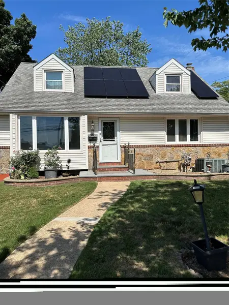 90 Clearstream AVE, Valley Stream, NY 11580