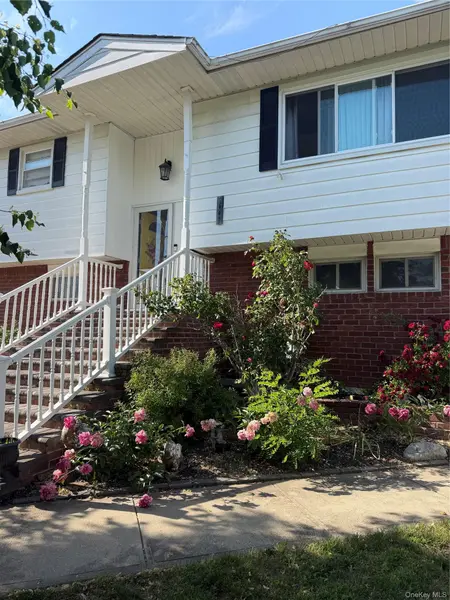 3009 Fishermans RD, Baldwin, NY 11510