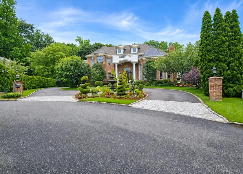6 Boxwood WAY, Manhasset, NY 11030