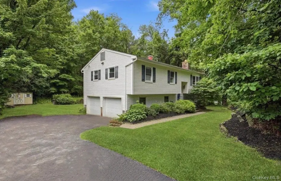 138 Kent Shore DR, Carmel, NY 10512