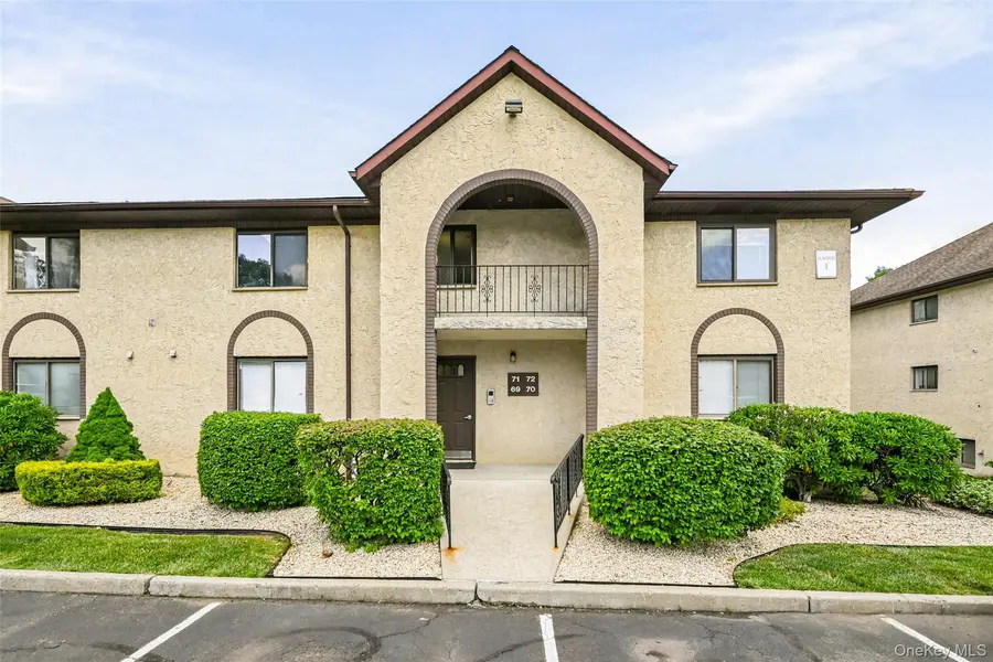 72 Omni Parc DR, Nanuet, NY 10954