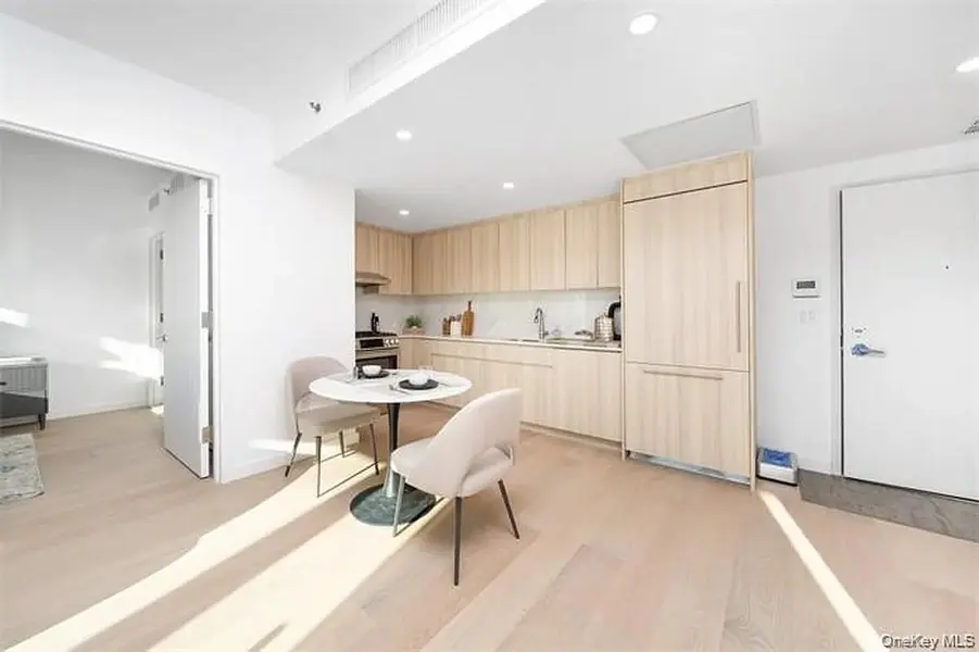 3361 Prince ST #8C, Flushing, NY 11354