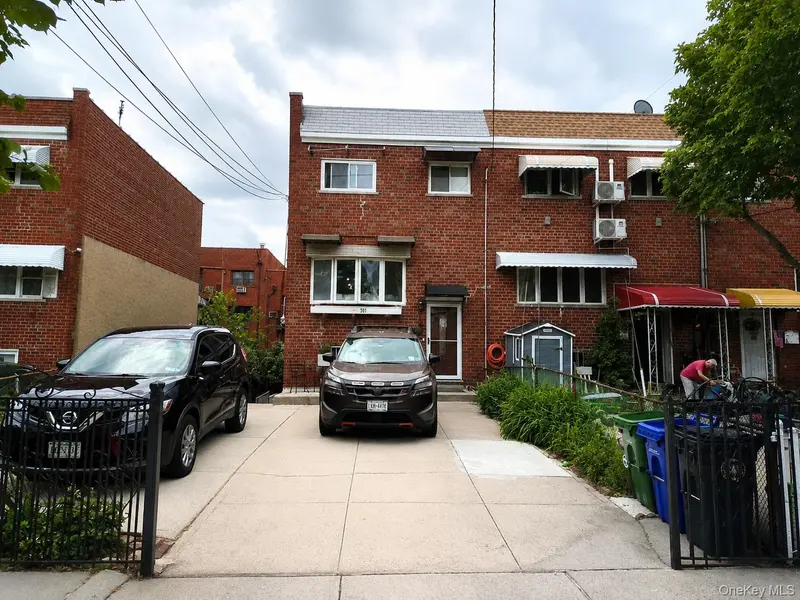 277 Graff AVE, Bronx, NY 10465