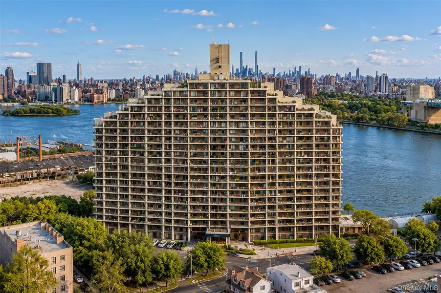 25-40 Shore BLVD #15Q, Astoria, NY 11102