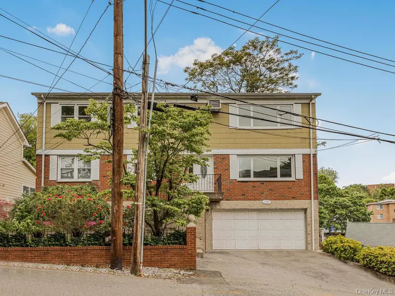 131 Hunts Bridge RD #2, Yonkers, NY 10704