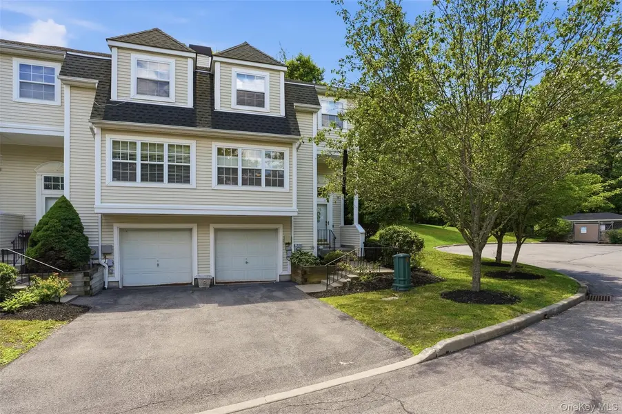 179 Isis DR #3F, Newburgh, NY 12550