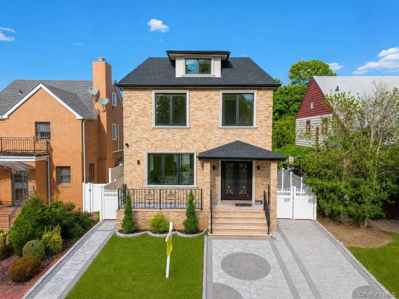 7619 173rd ST, Fresh Meadows, NY 11366
