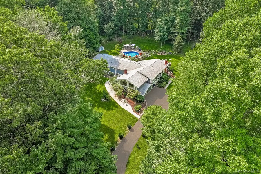 10 Longbow RD, Suffern, NY 10901