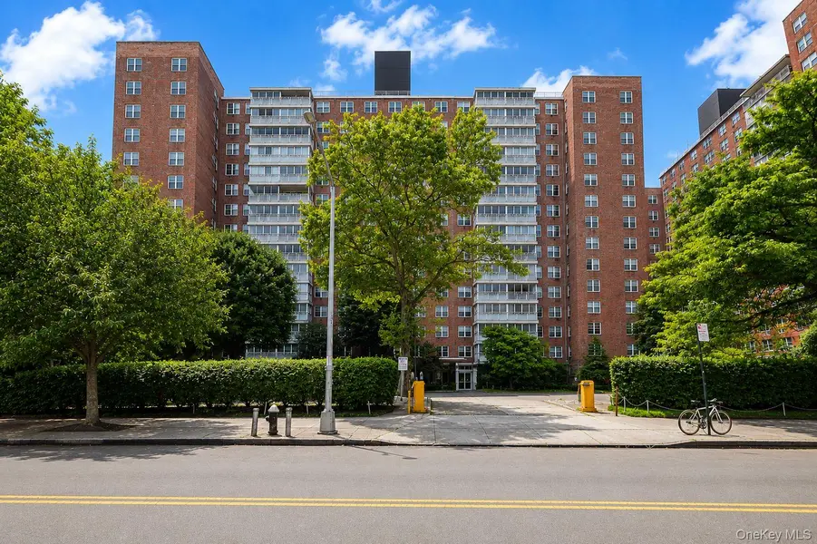4310 Kissena BLVD #6B, Flushing, NY 11355