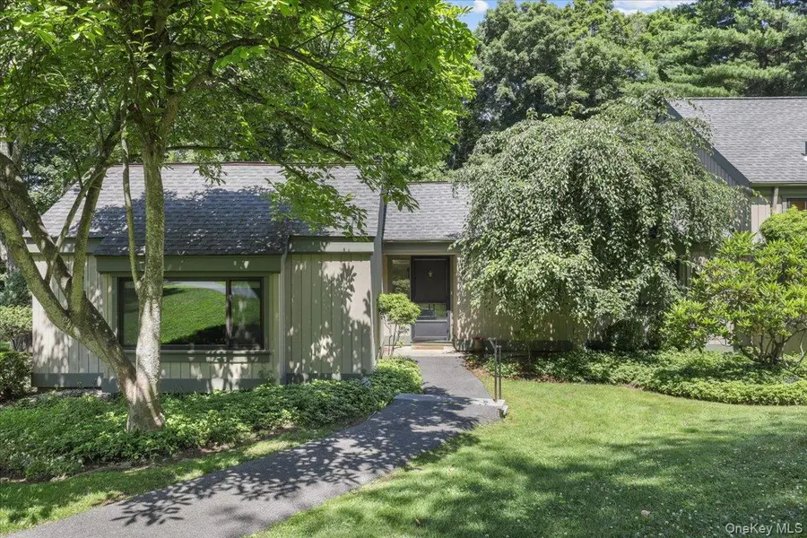 156 Heritage HLS #A, Somers, NY 10589