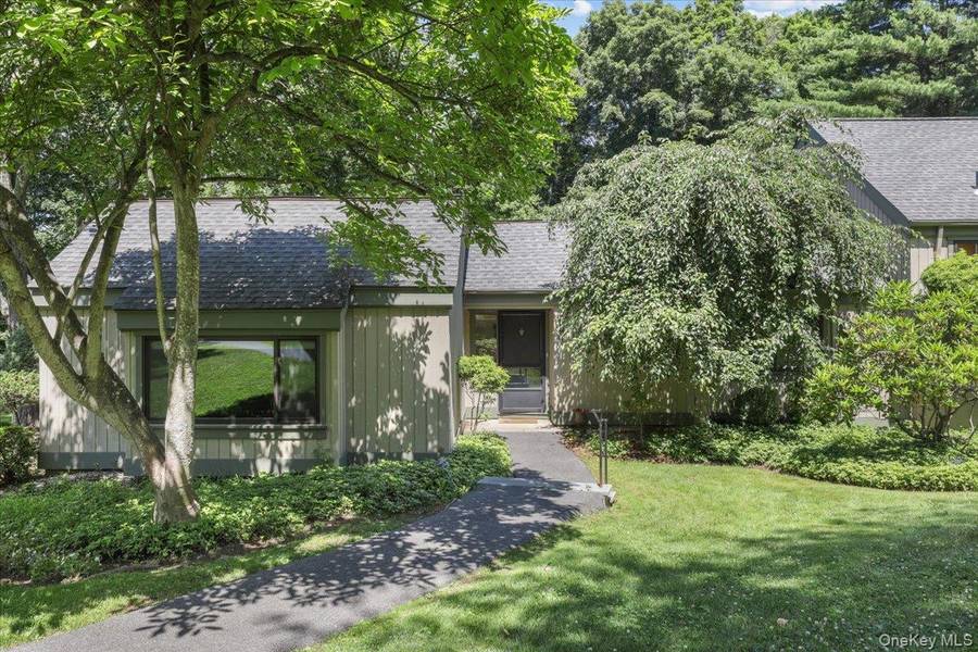 156 Heritage HLS #A, Somers, NY 10589
