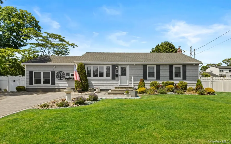 197 Marcy ST, West Babylon, NY 11704