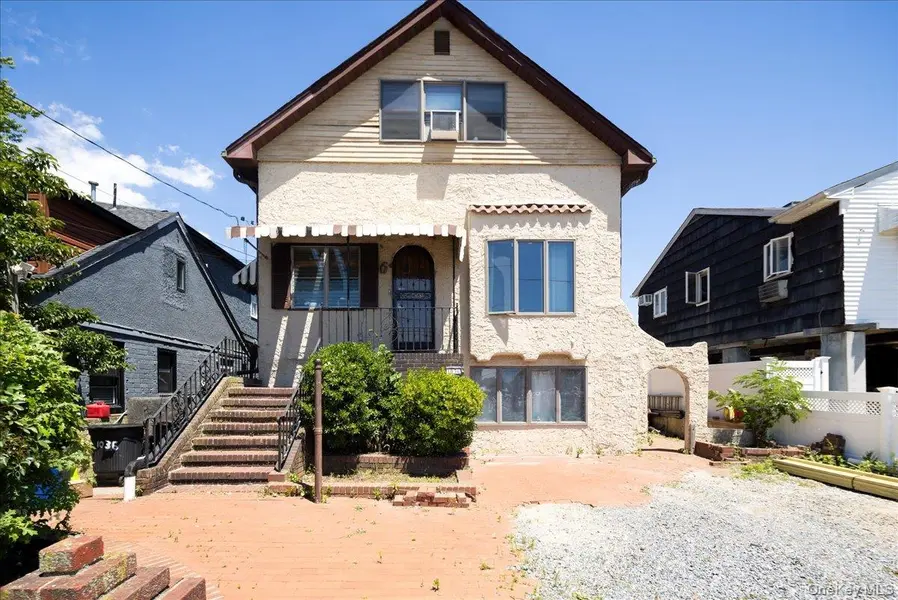 1036 California PL, Island Park, NY 11558