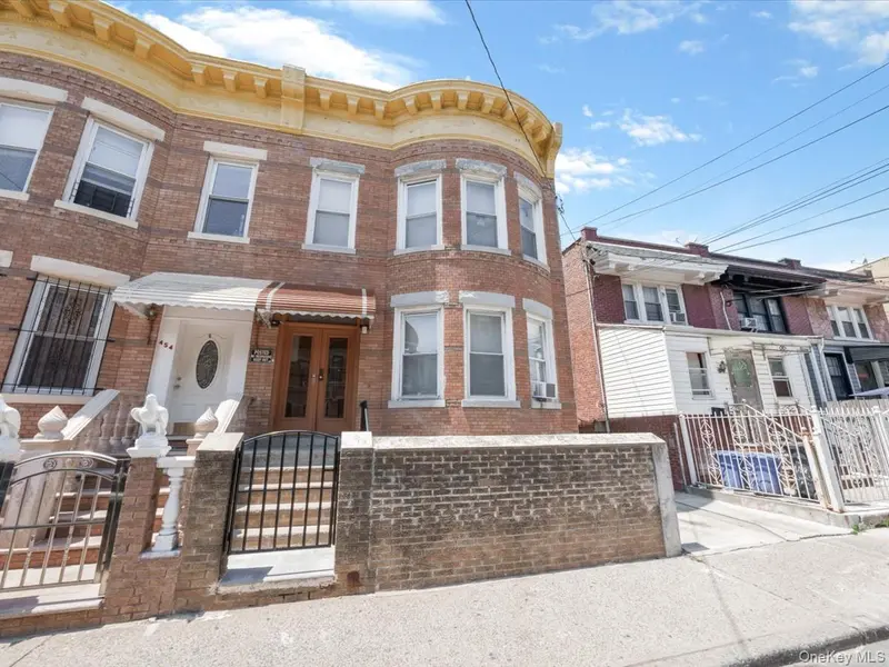 452 Lincoln AVE #HSE, Brooklyn, NY 11208