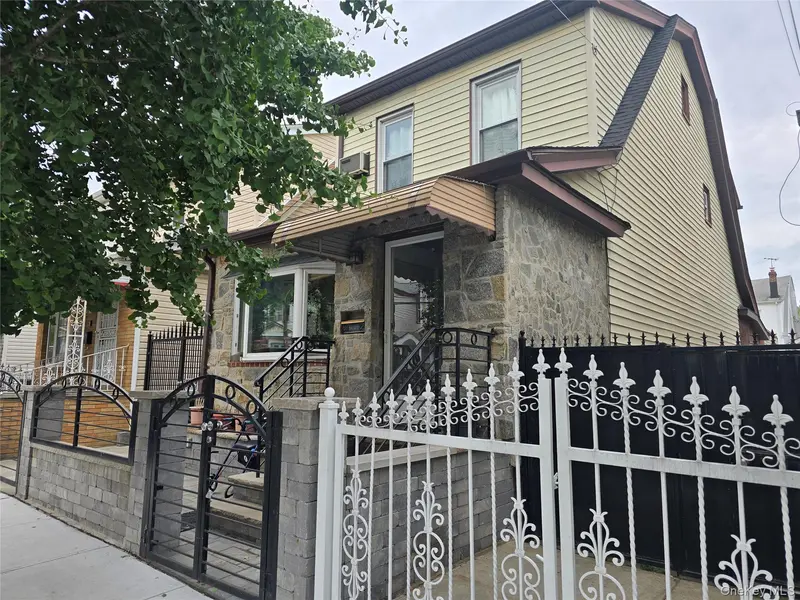 8923 182nd PL, Hollis, NY 11423