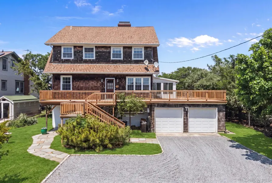 141 Harbor Beach RD, Mount Sinai, NY 11766