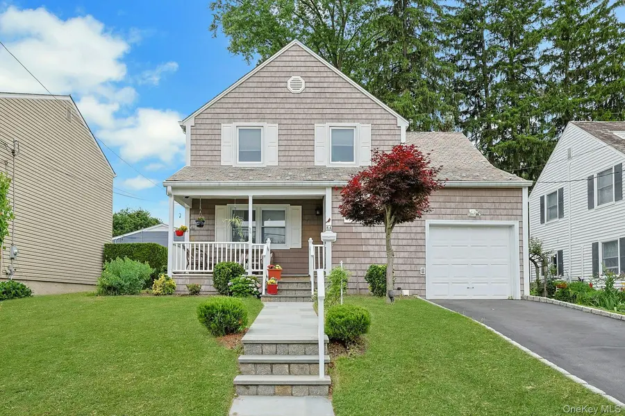 84 Lawrence PL, New Rochelle, NY 10801