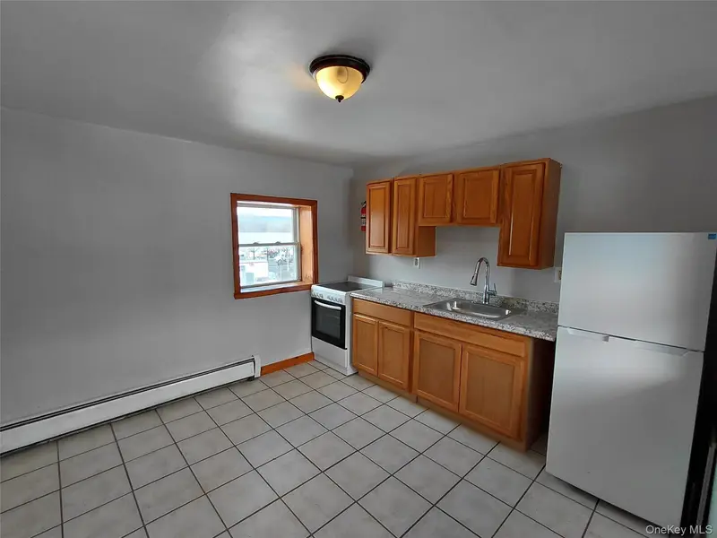 2095 Ulster AVE #9, Kingston, NY 12449