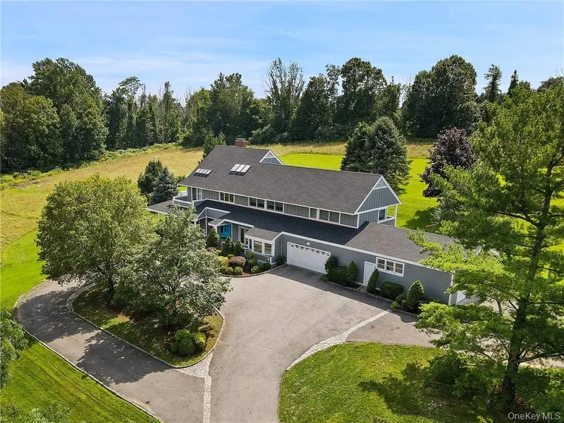 22 Waccabuc River LN, South Salem, NY 10590
