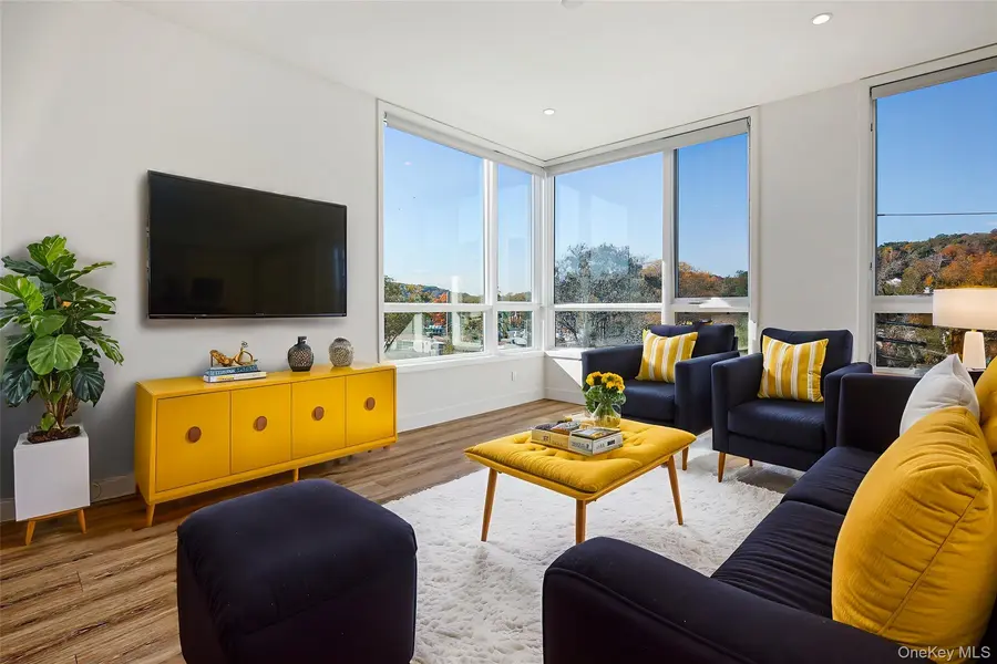 39 Washington Avenue #202, Pleasantville, NY 10570