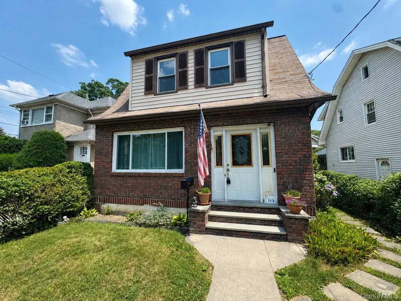 113 Rhodes ST, New Rochelle, NY 10801