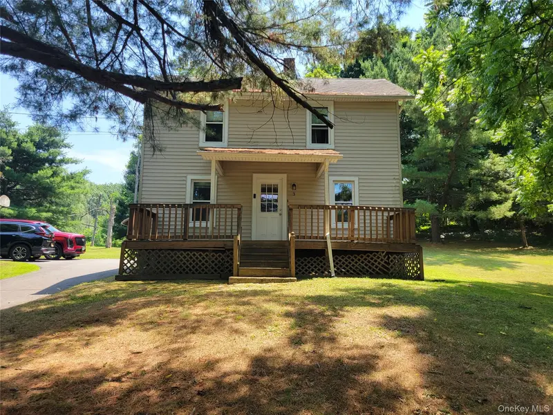 3 Albertson RD, Marlboro, NY 12542