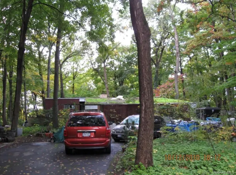 25 Hornbeck RDG, Poughkeepsie, NY 12603