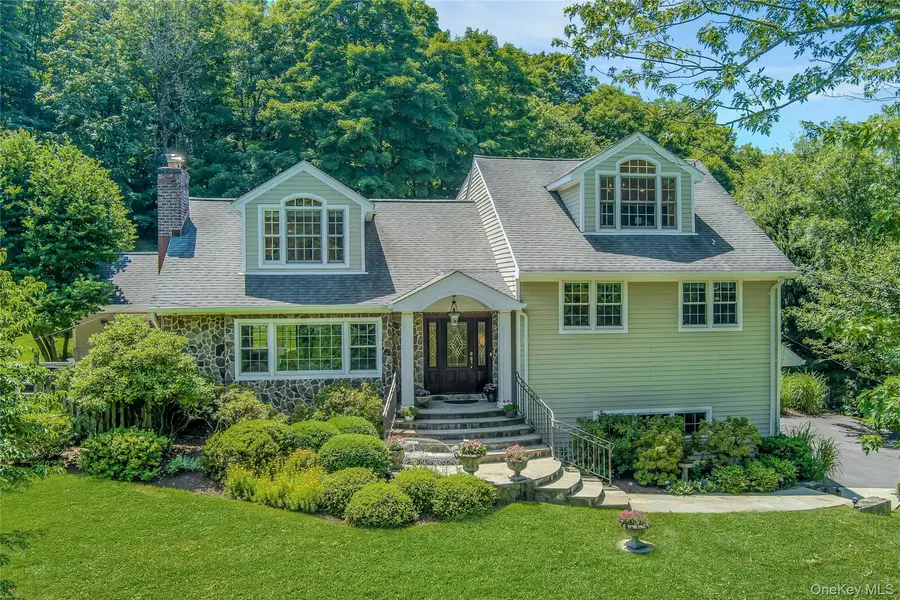 22 Garey DR, Chappaqua, NY 10514