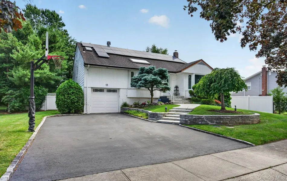 15 Ulster DR, Jericho, NY 11753