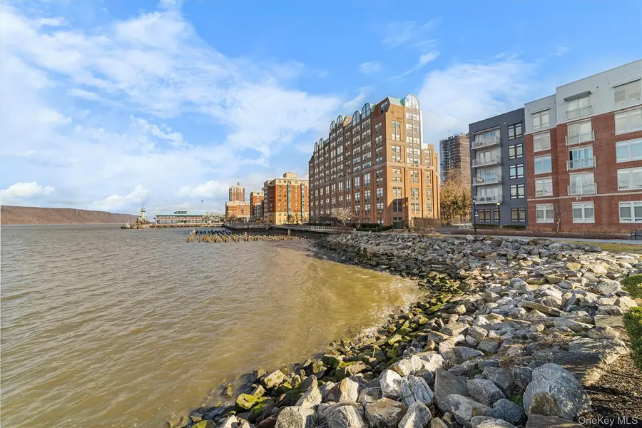 23 Water Grant ST #8G, Yonkers, NY 10701