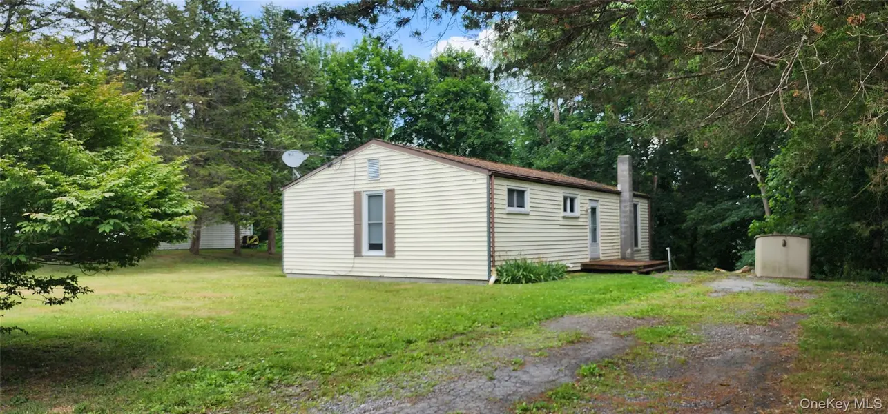 46 Gleason BLVD, Pleasant Valley, NY 12569