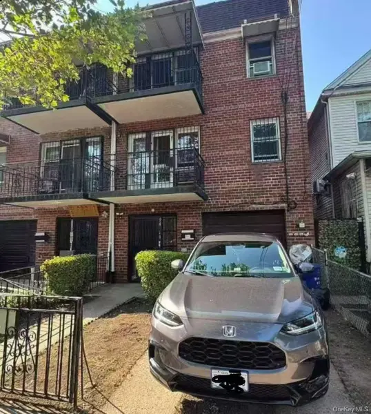 94-18 53rd AVE, Elmhurst, NY 11373