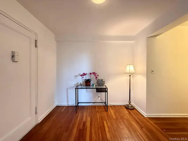 38-15 149 ST #3C, Flushing, NY 11354