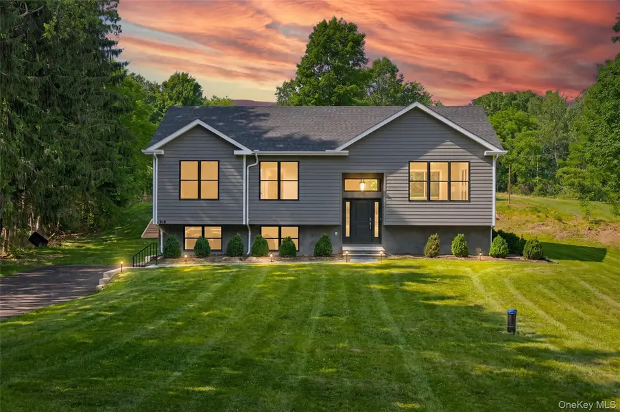 76 Reservoir RD, Marlboro, NY 12542