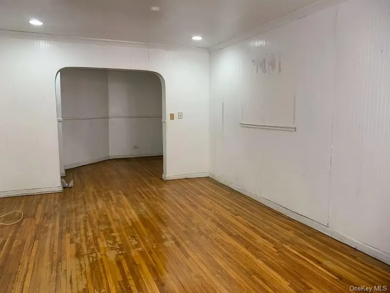 7610 34th AVE #2M, Jackson Heights, NY 11372