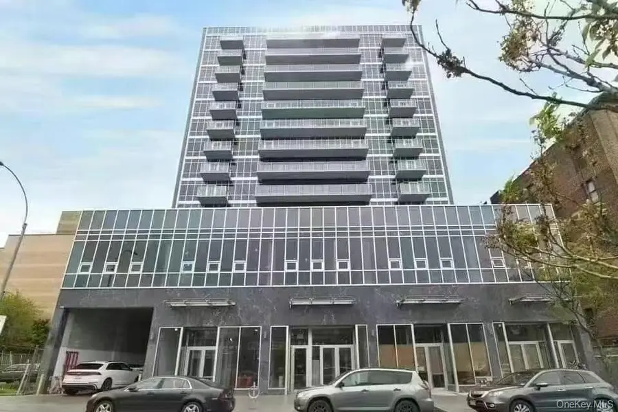 4162 Bowne ST #14E, Flushing, NY 11355