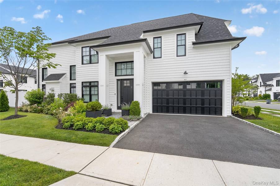 63 Three Ponds LN, Woodbury, NY 11797