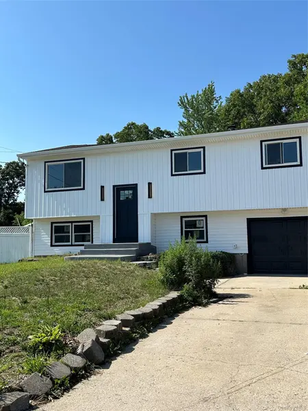 501 Hawkins RD, Selden, NY 11784