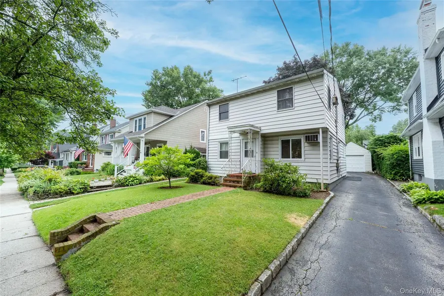 63 Bar Beach RD, Port Washington, NY 11050