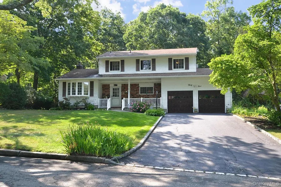 39 Sheryl CRES, Smithtown, NY 11787