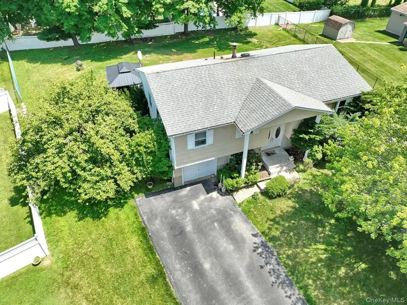 20 Woodridge DR, Thiells, NY 10984