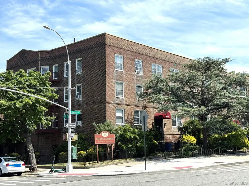 141-03 Union TPKE #3J, Flushing, NY 11367