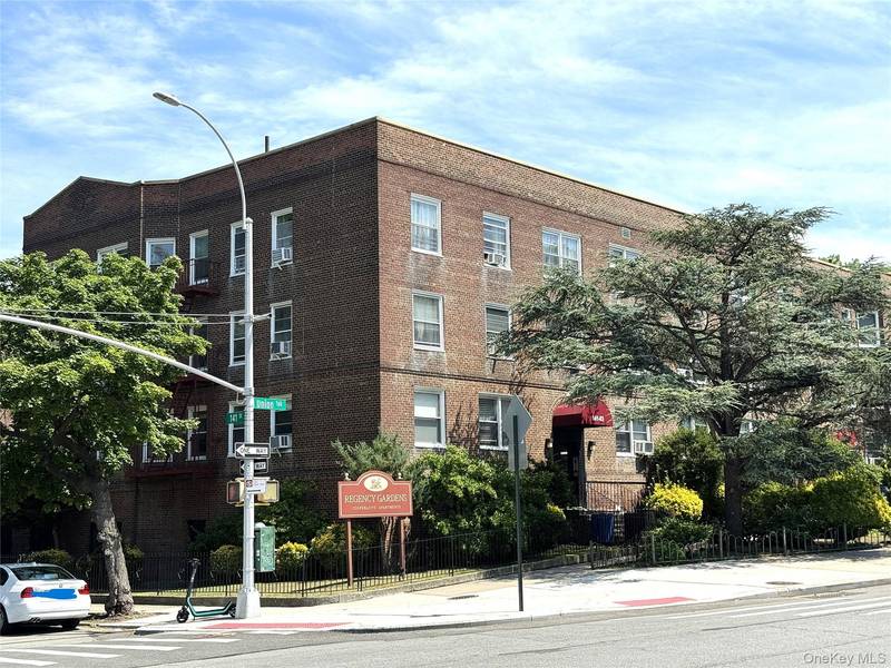 141-03 Union TPKE #3J, Flushing, NY 11367