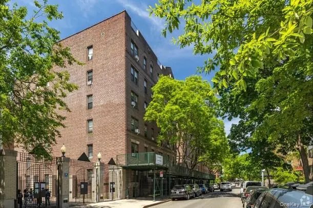 34-20 83rd ST #3D, Jackson Heights, NY 11372